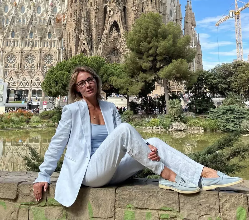Nataliia, 53