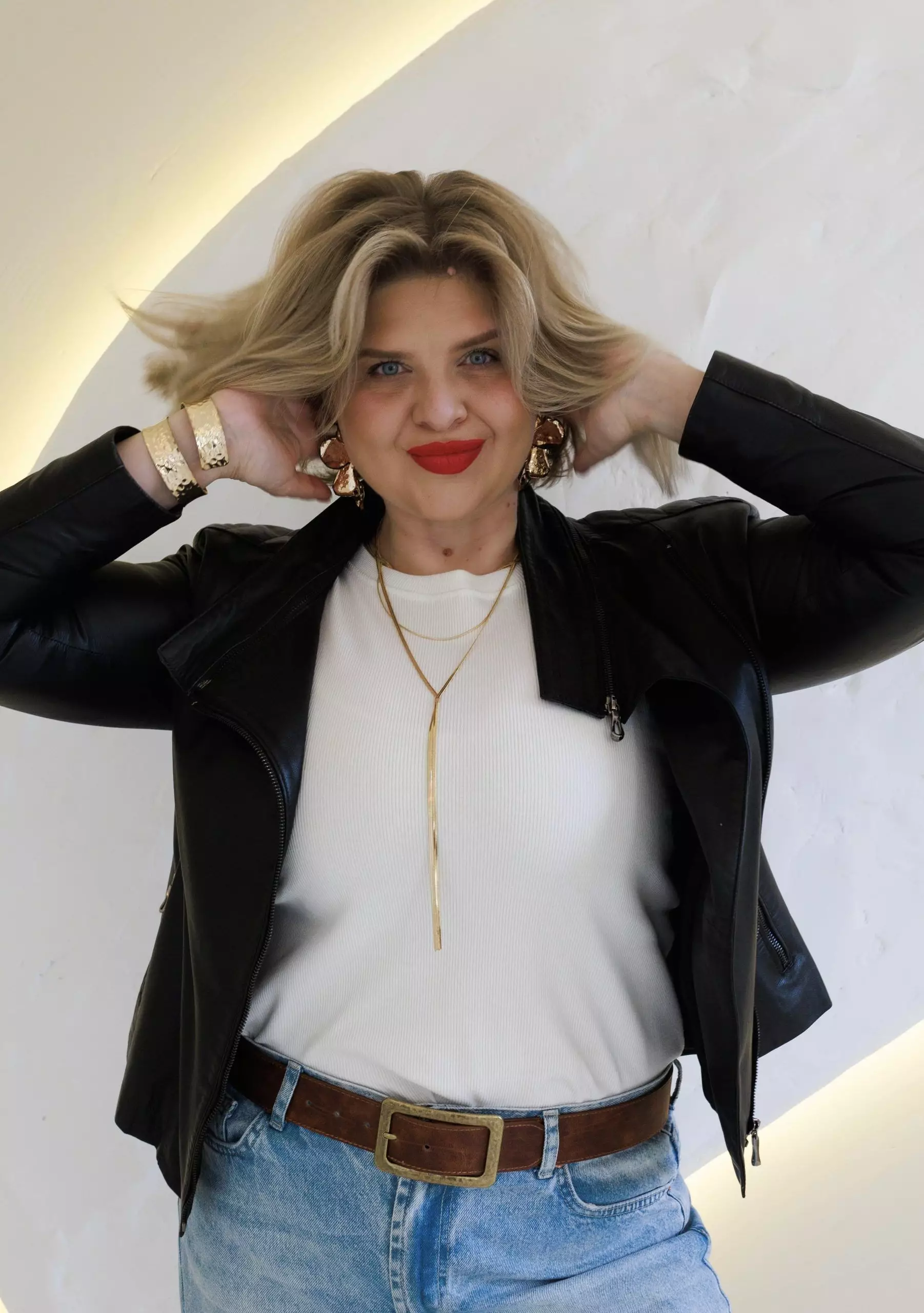 Elena, 46