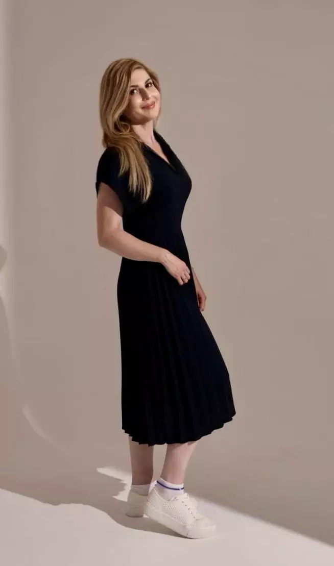 Marina, 42