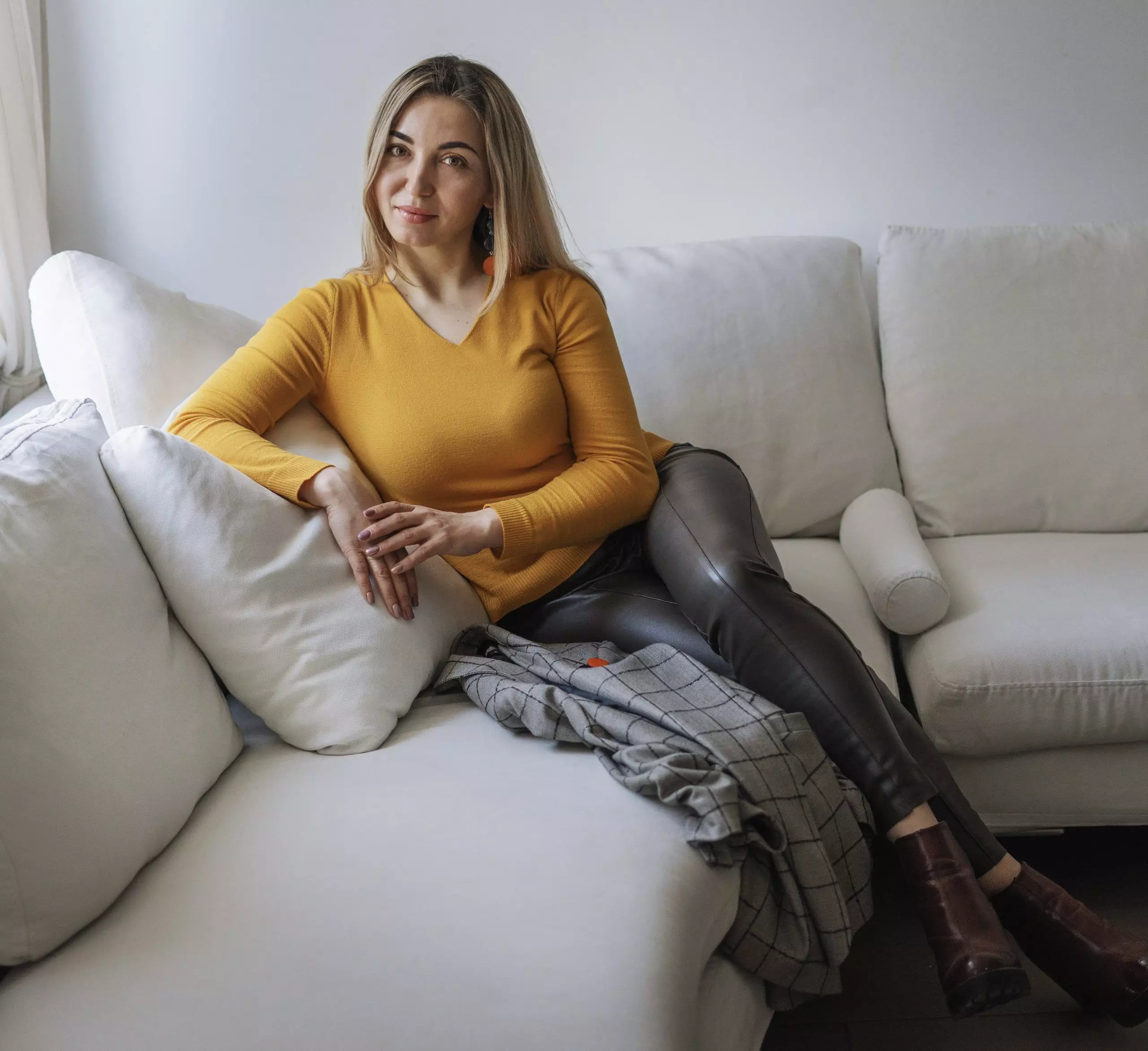 Yulia, 44