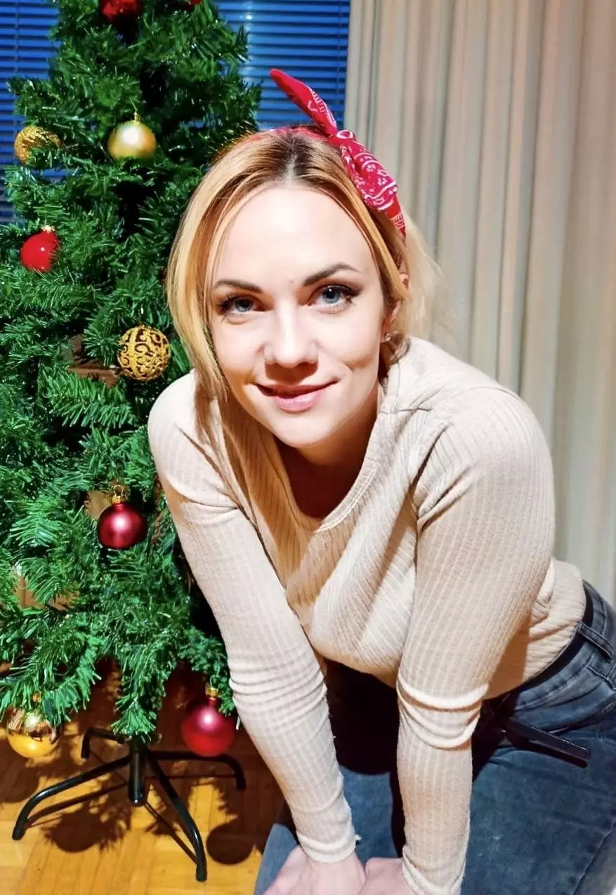 Yelyzaveta, 41