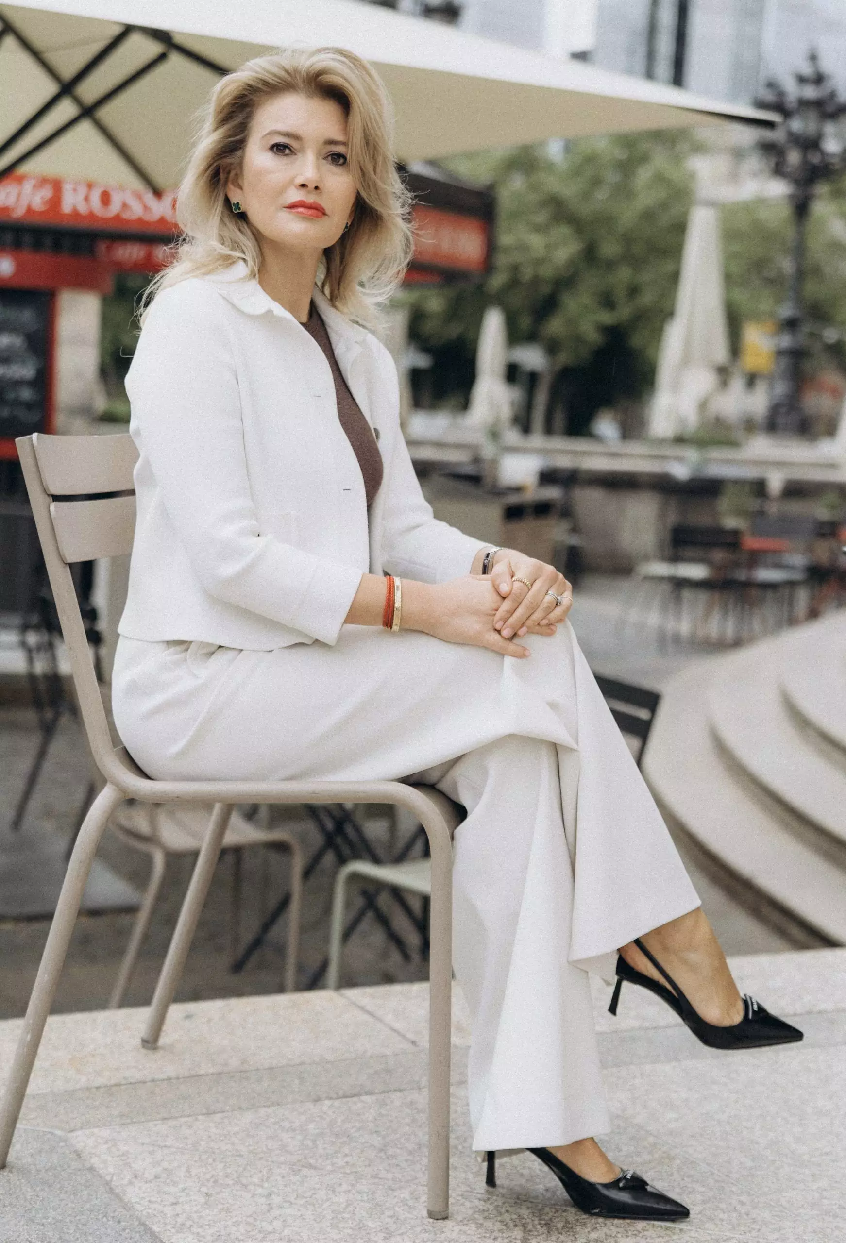 Julia, 50