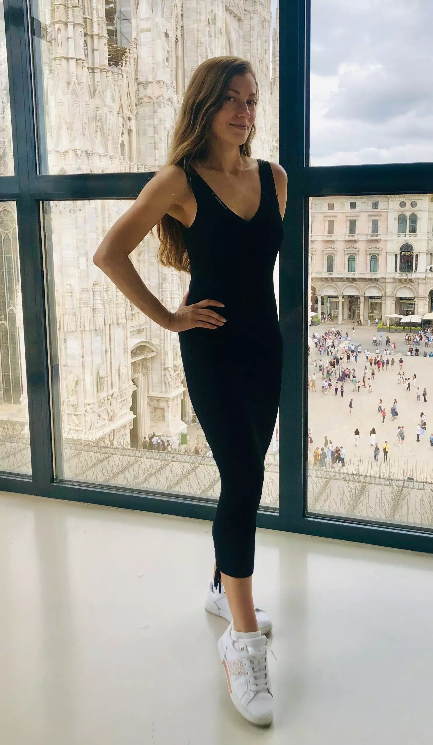 Anna, 37