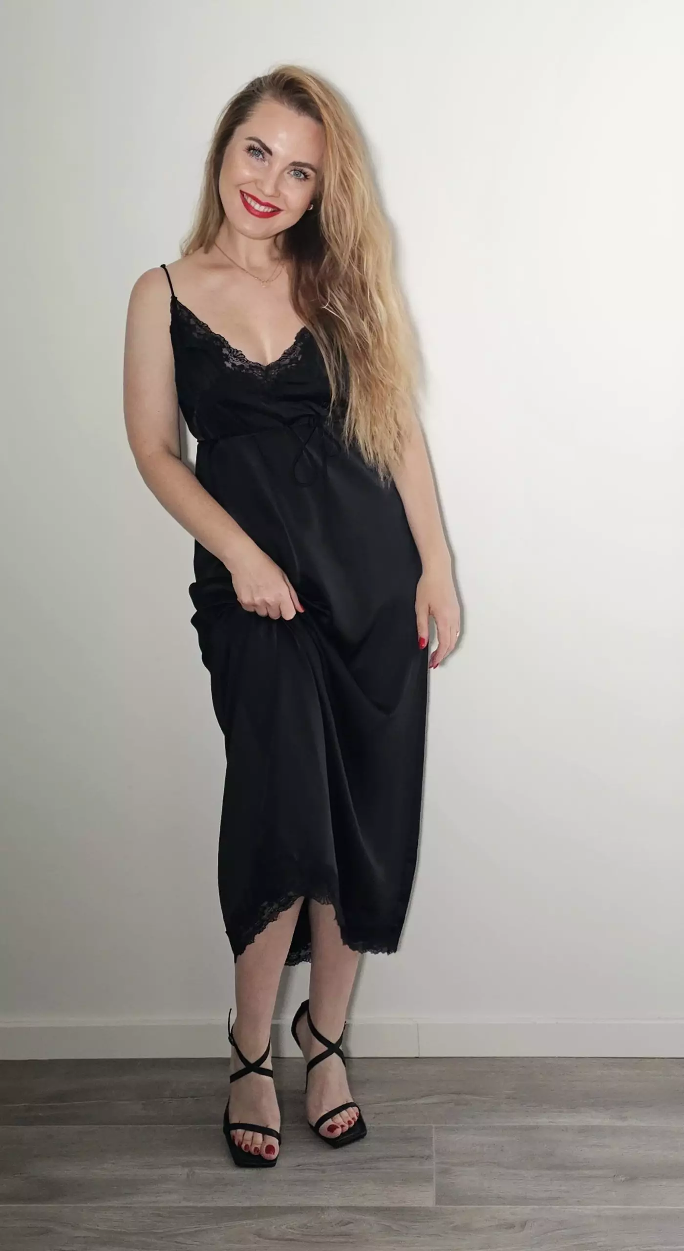 Yana, 43