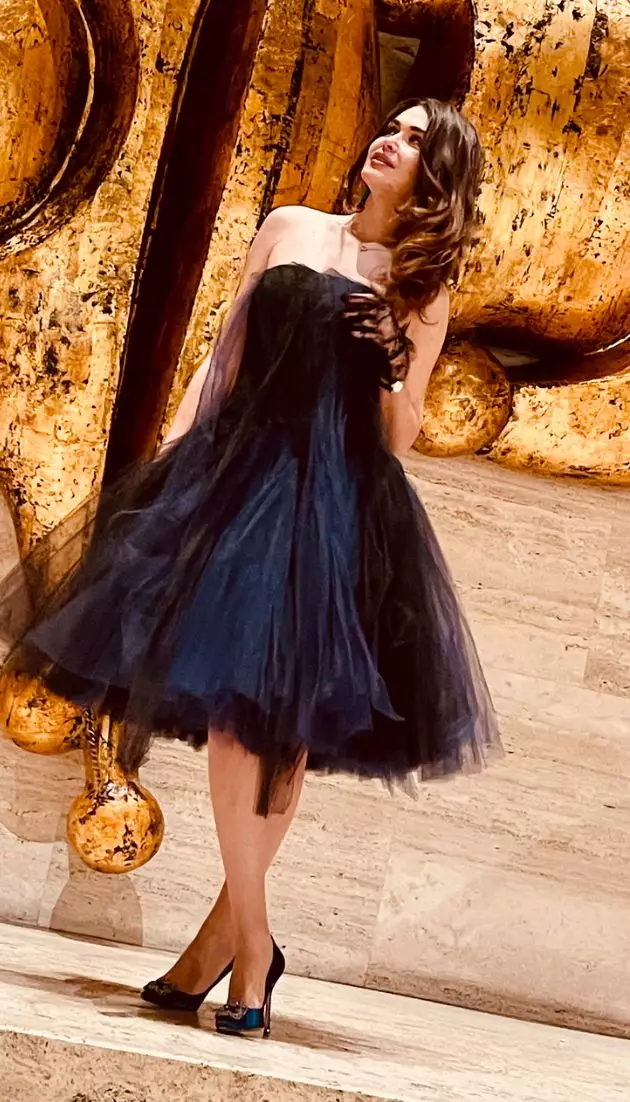 Anastasia, 36