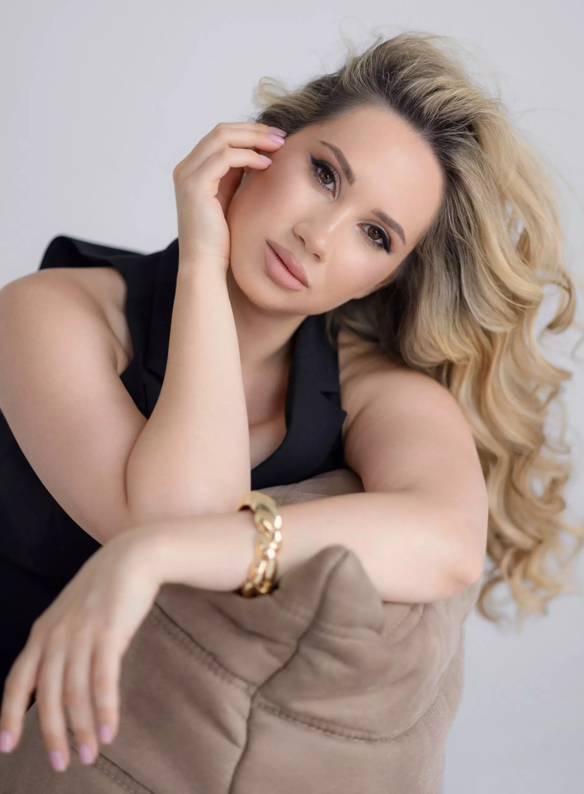 Maria, 33