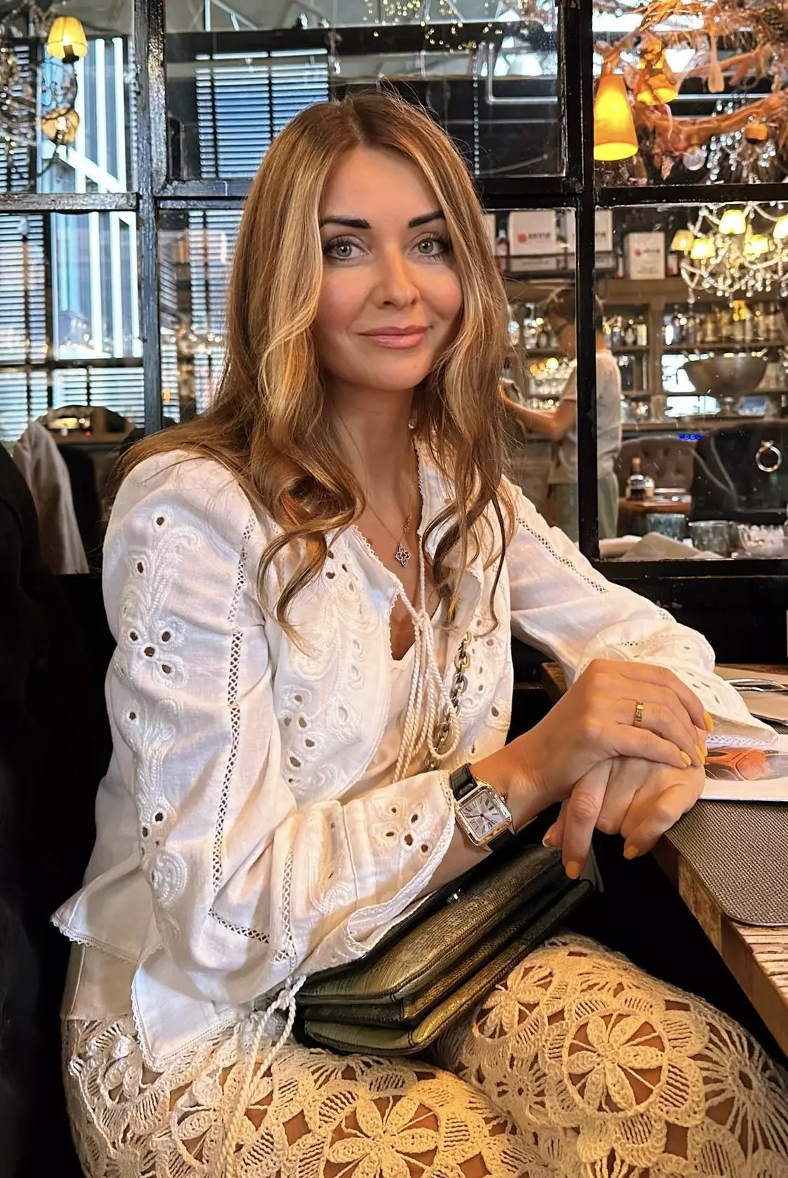 Elena, 43