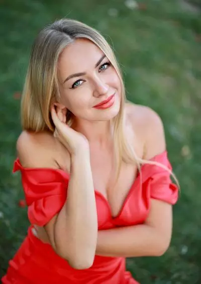 Elena, 35 Partnervermittlung Ukraine