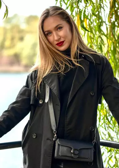 Anna, 25 Partnersuche junge hübsche Frauen ab 25