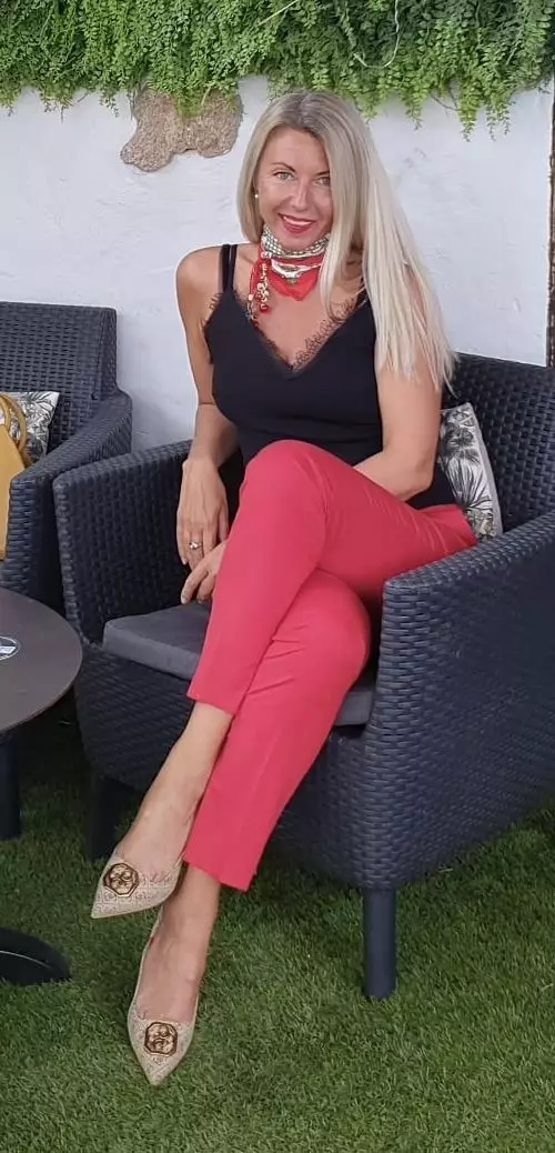 Eva, 49
