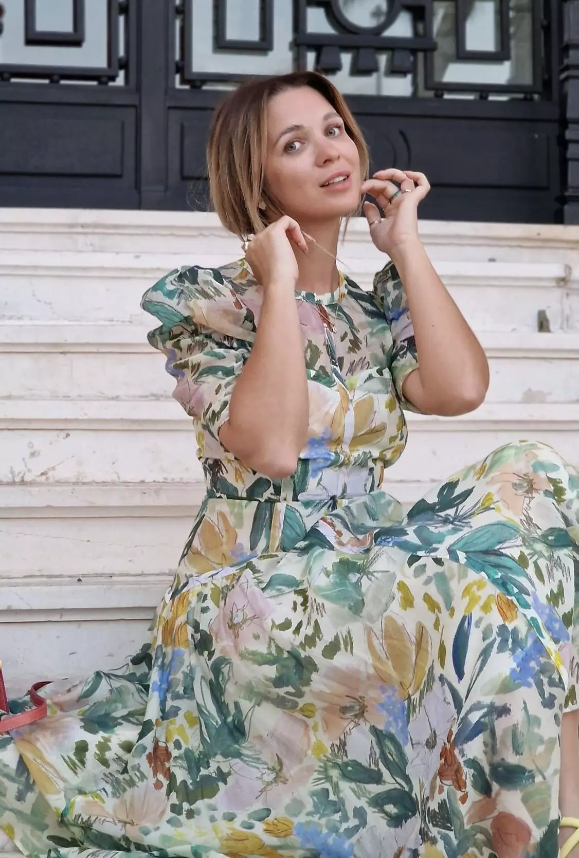 Julia, 37