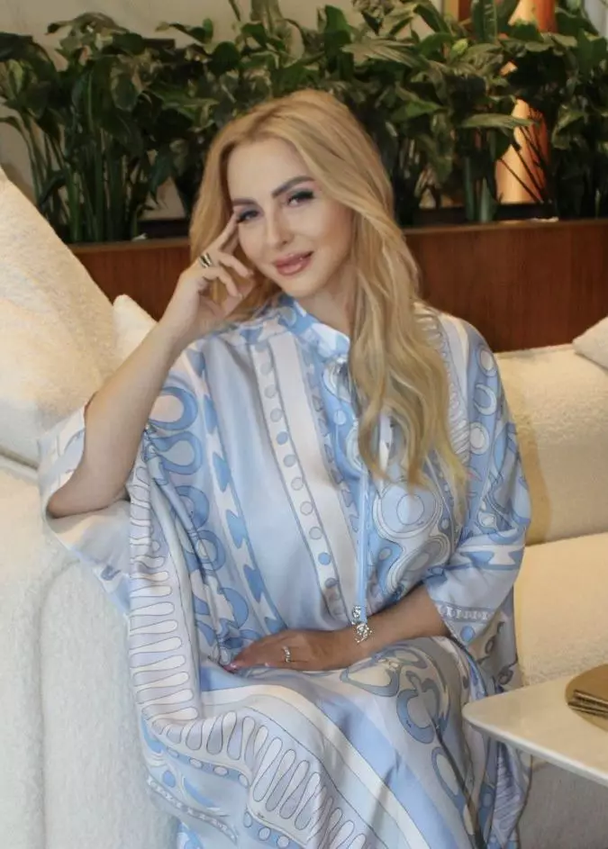 Oksana, 53