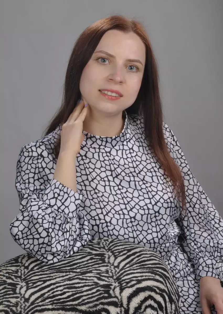 Elena, 31