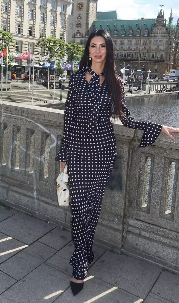 Irina, 53