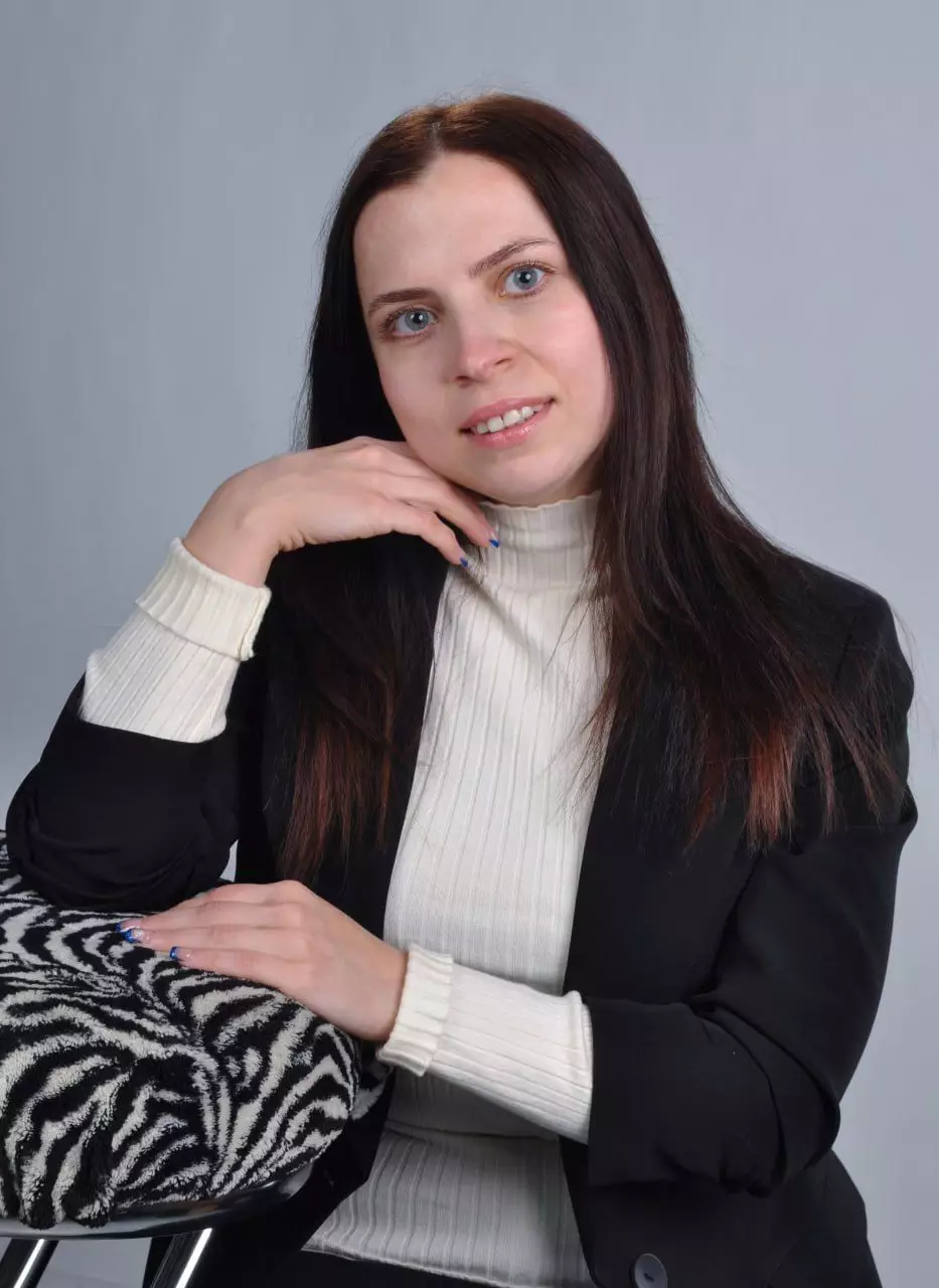 Elena, 31