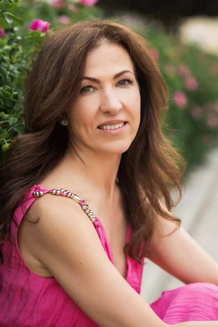 Yulia, 51