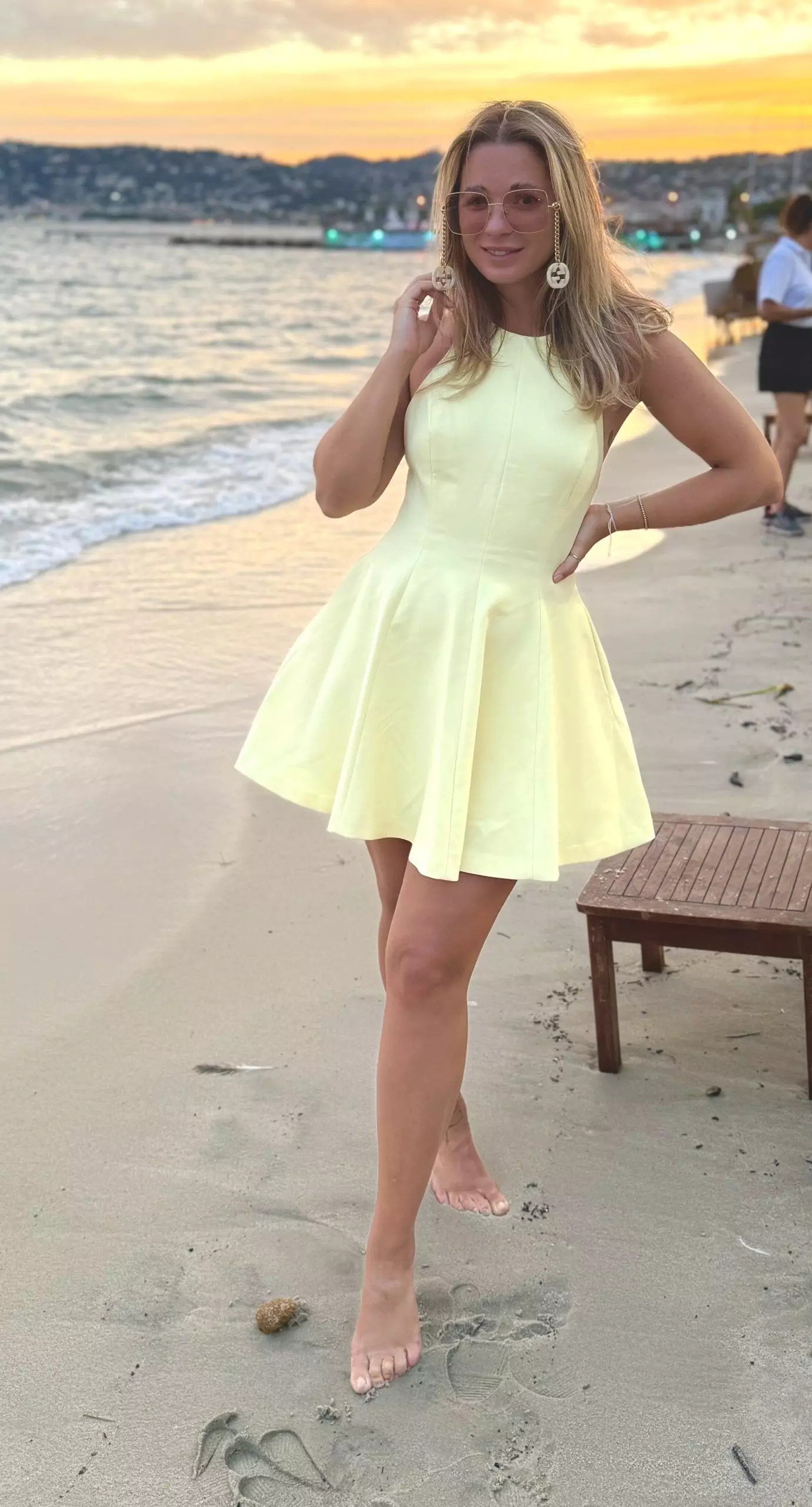 Julia, 37