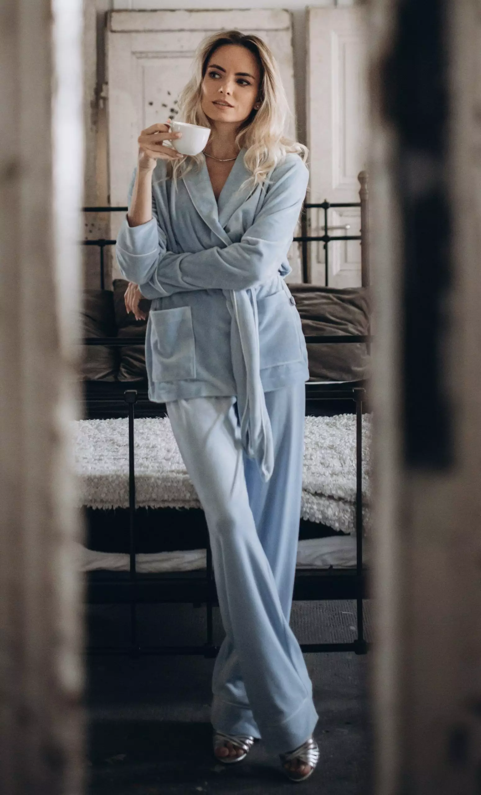 Anna, 41