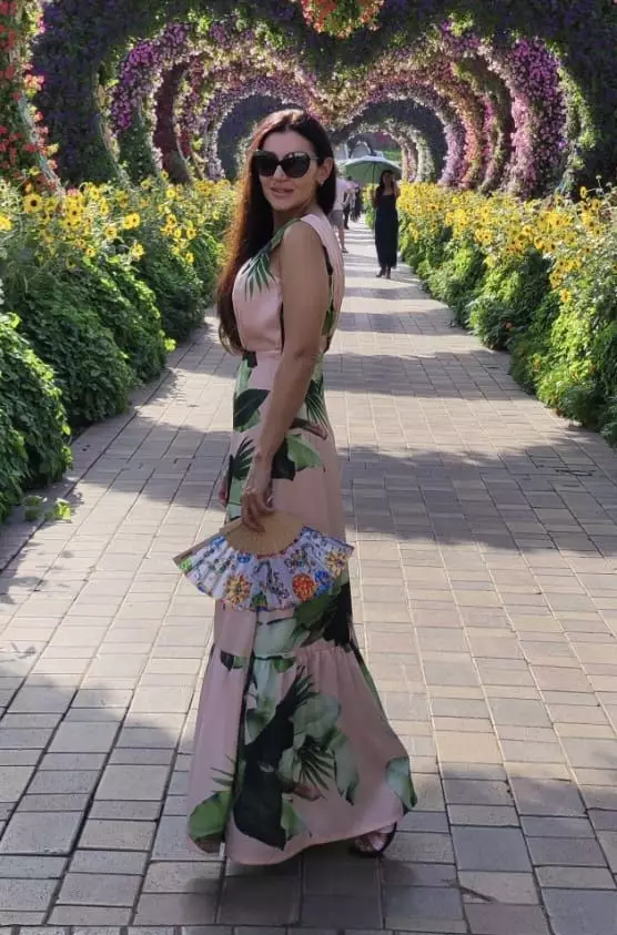 Svetlana, 49