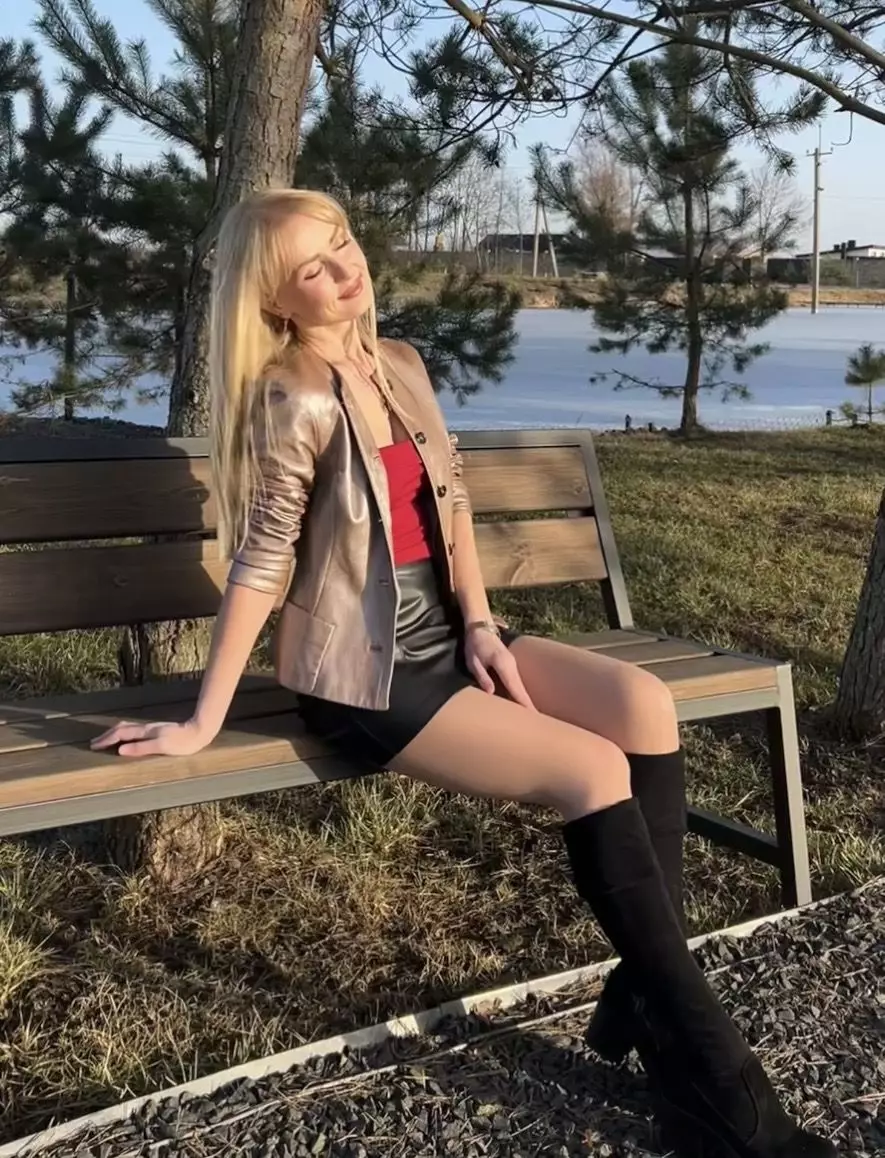 Yuliia, 38
