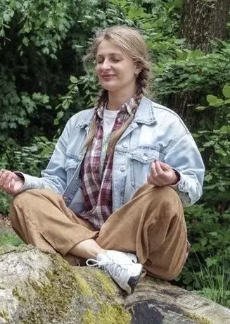 Anna, 35