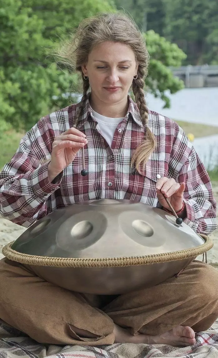 Anna, 35