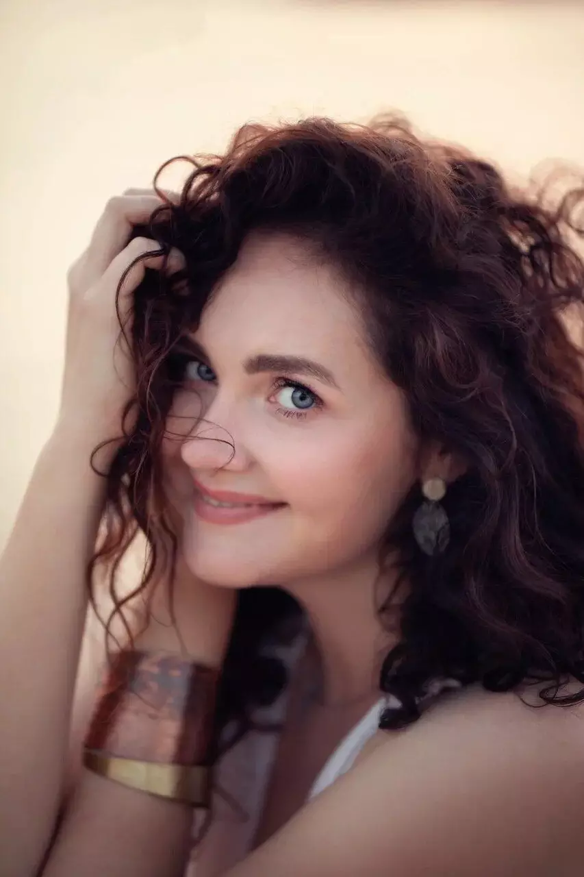 Alena, 39