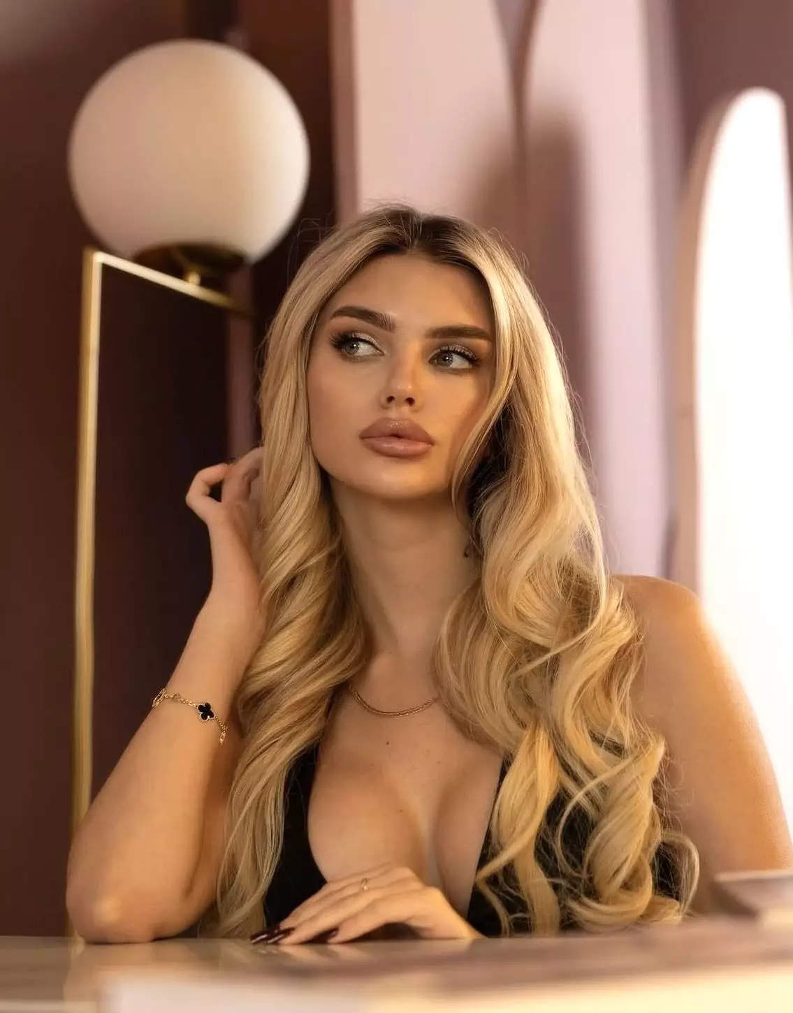 Alina, 23