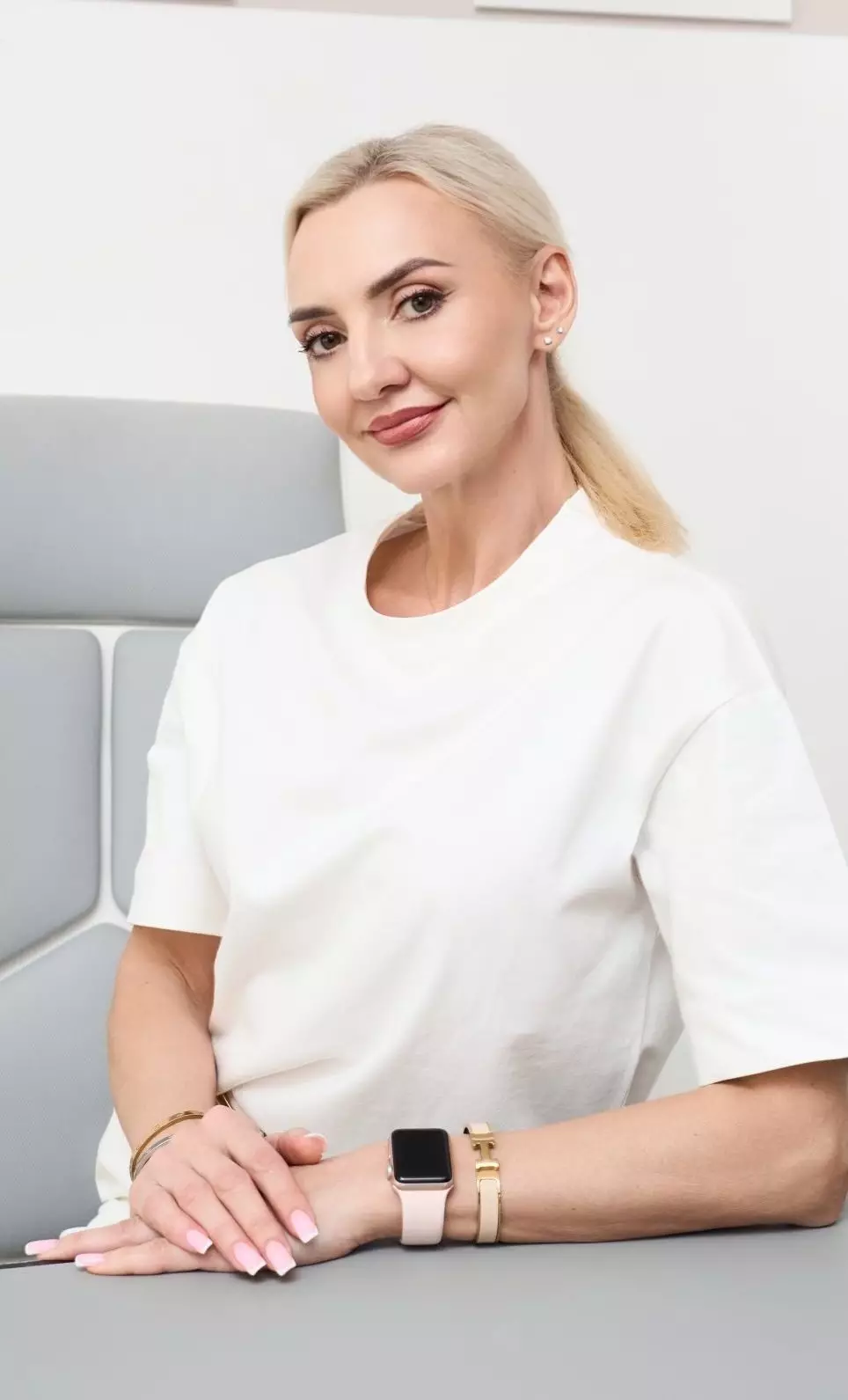 Yuliia, 48
