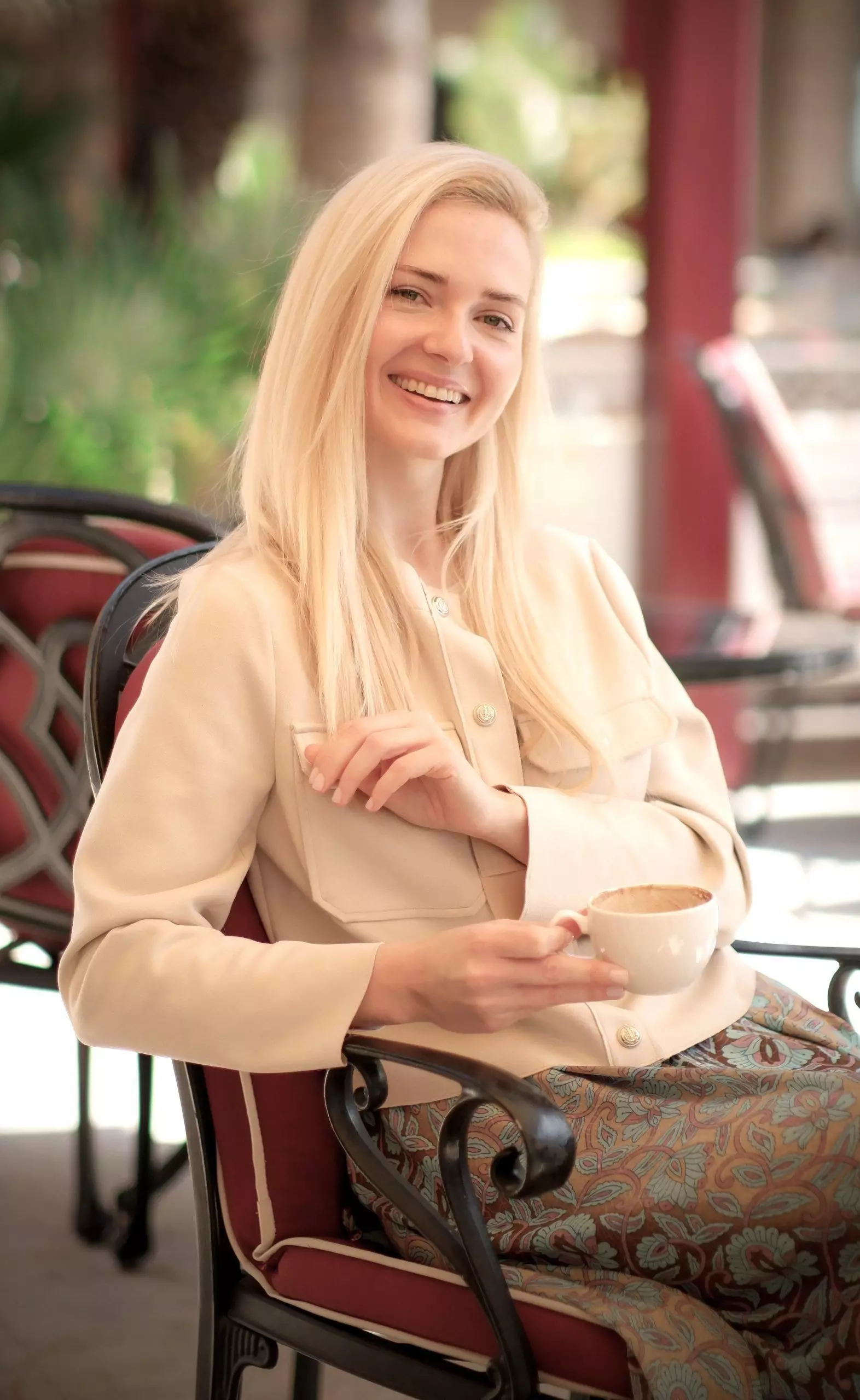 Valeria, 35
