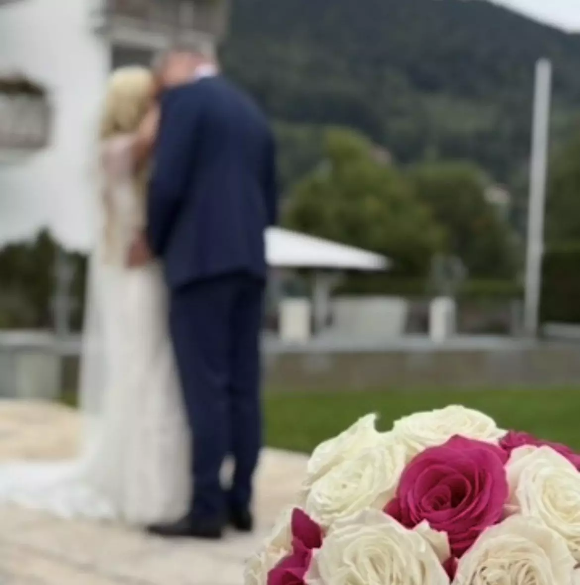 🥂 Danke, liebe Tatiana, und danke an Dein Glücksfall! Wir haben hier nicht nur einen Partner gefunden, sondern unseren Lieblingsmenschen fürs Leben. Heute sind wir verheiratet und blicken voller Freude in die Zukunft. Wir können die Agentur von Herzen weiterempfehlen.