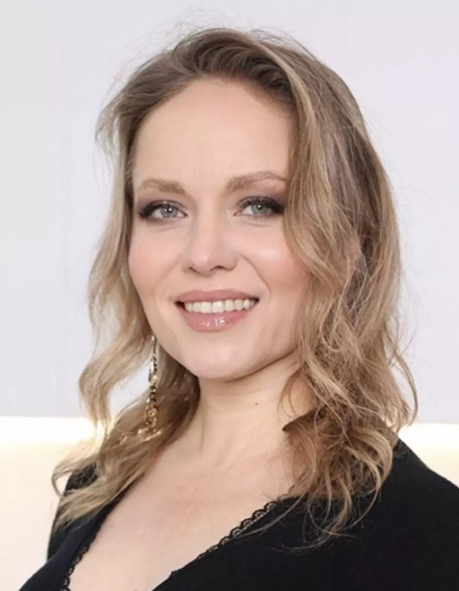 Hanna, 53