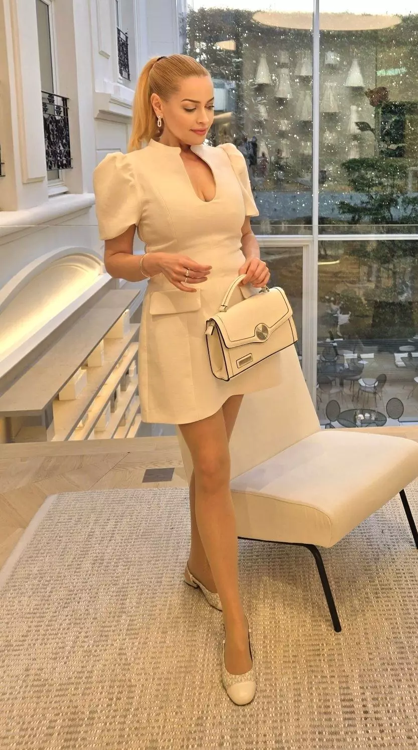 Anna, 47