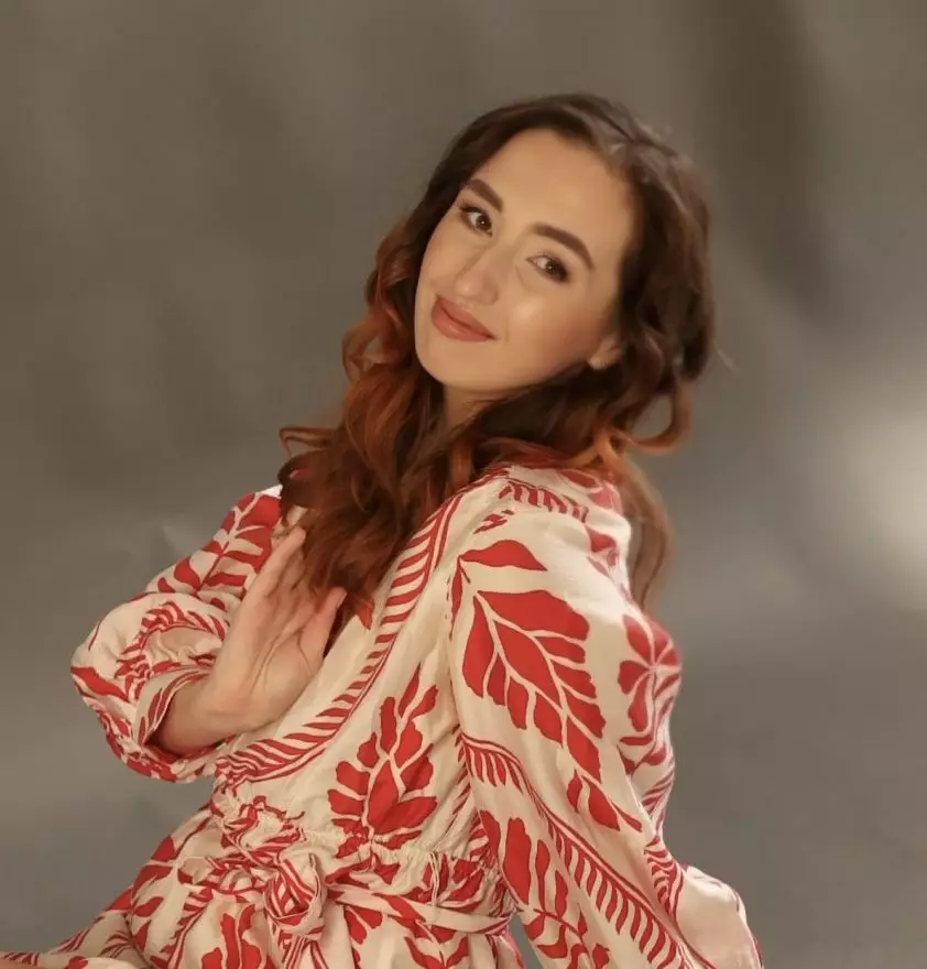 Viktoriia, 33