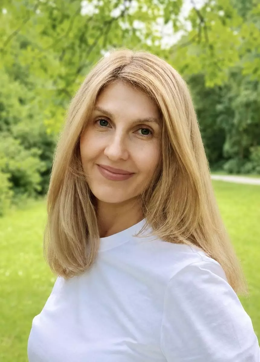 Larysa, 52