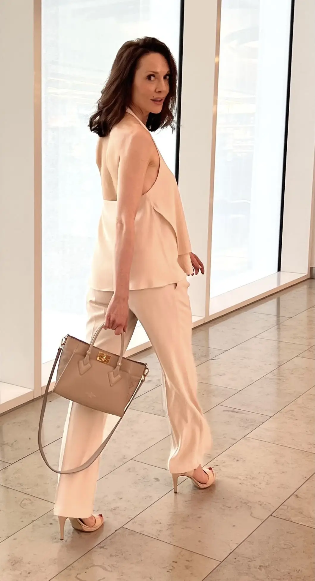 Alexandra, 46