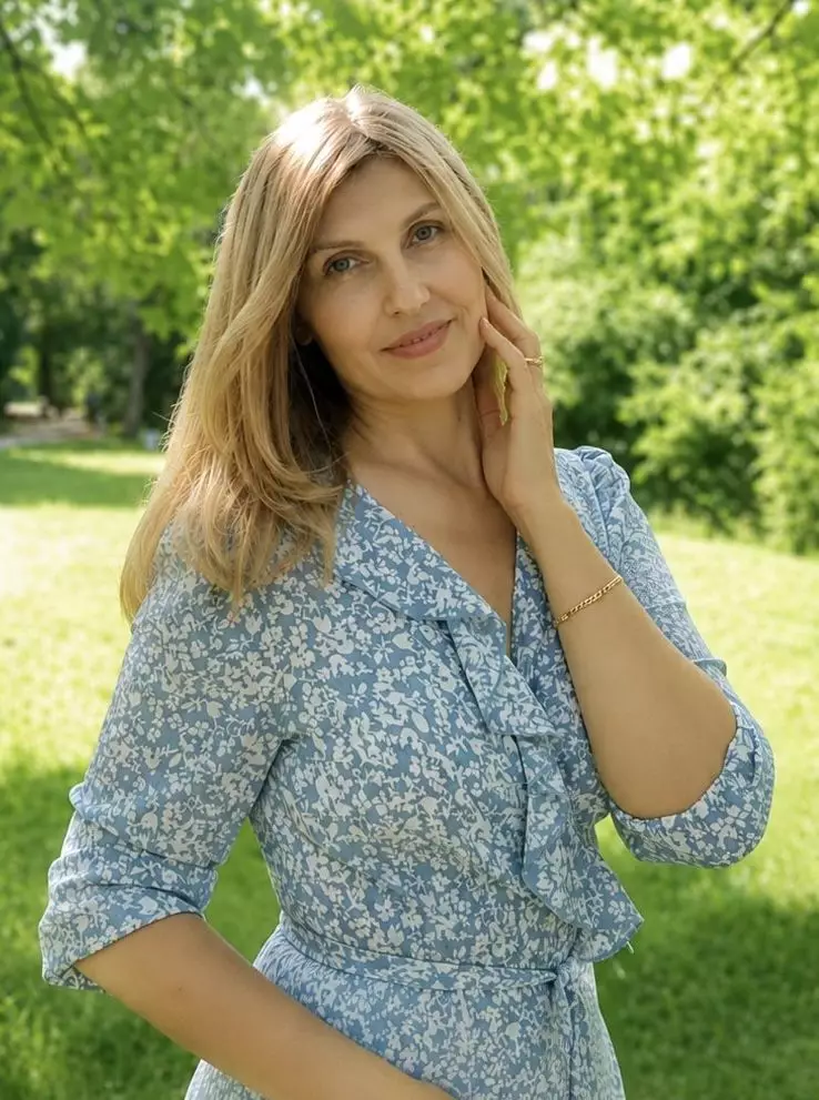 Larysa, 52