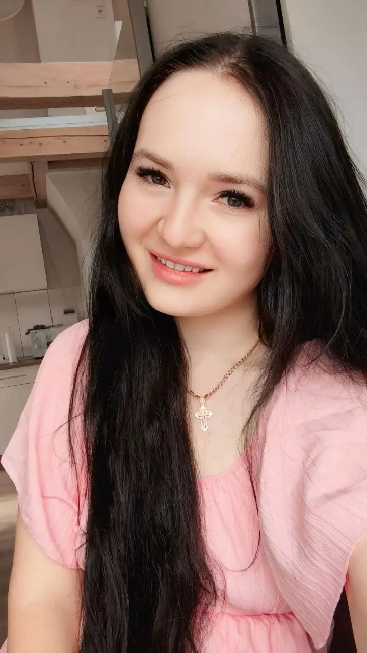 Yuliia, 28