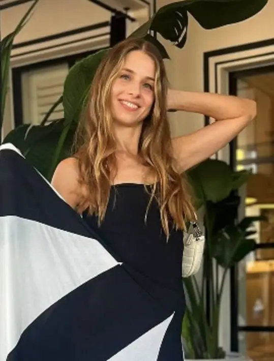 Ekaterina, 38