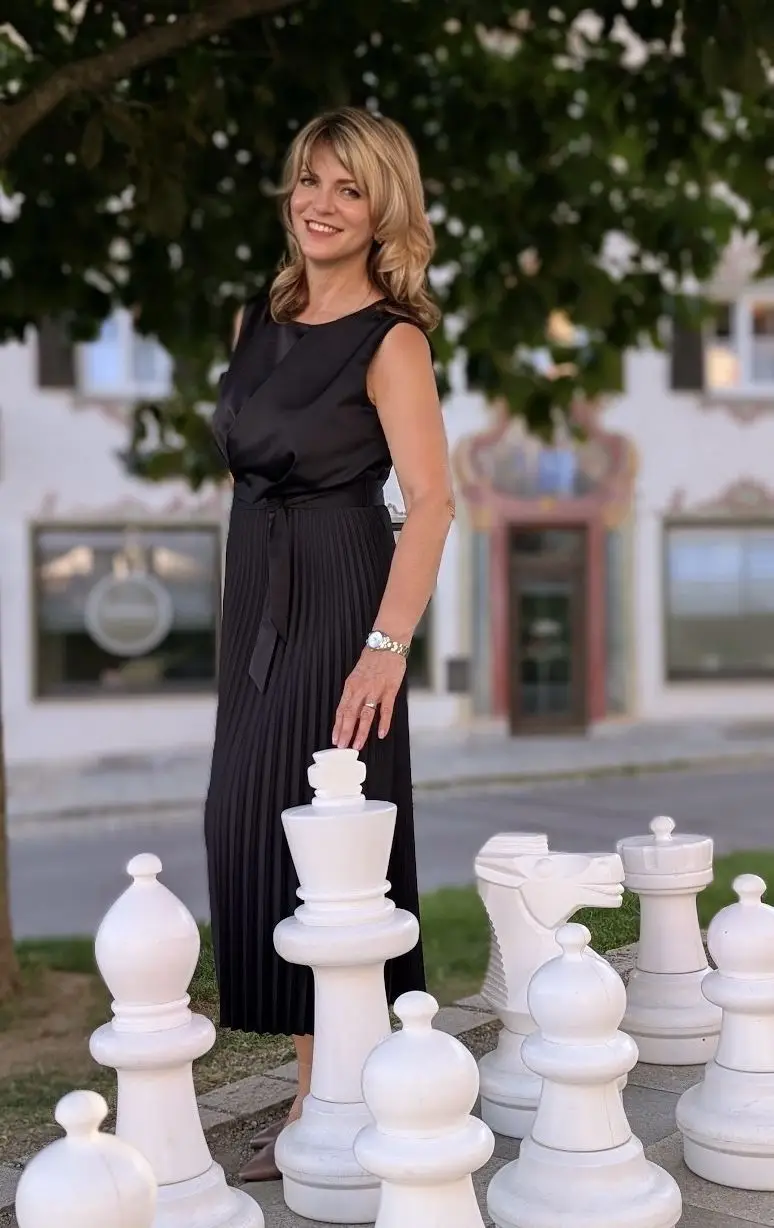 Svitlana, 55