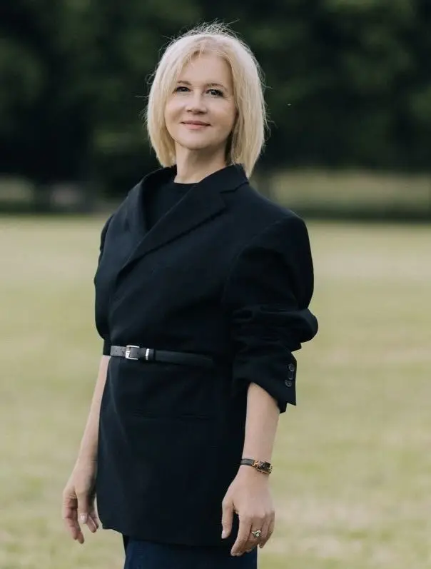 Alena, 56