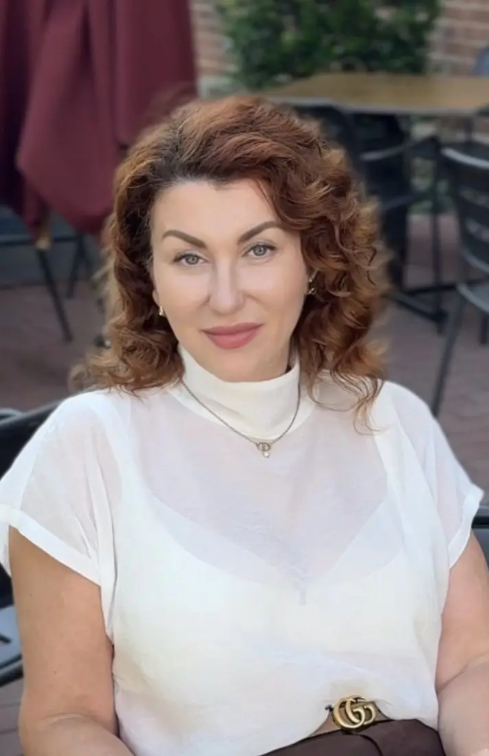 Julia, 54