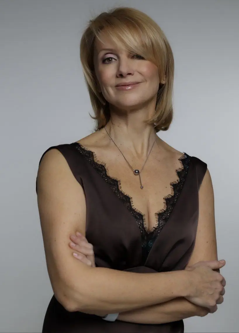 Elena, 54