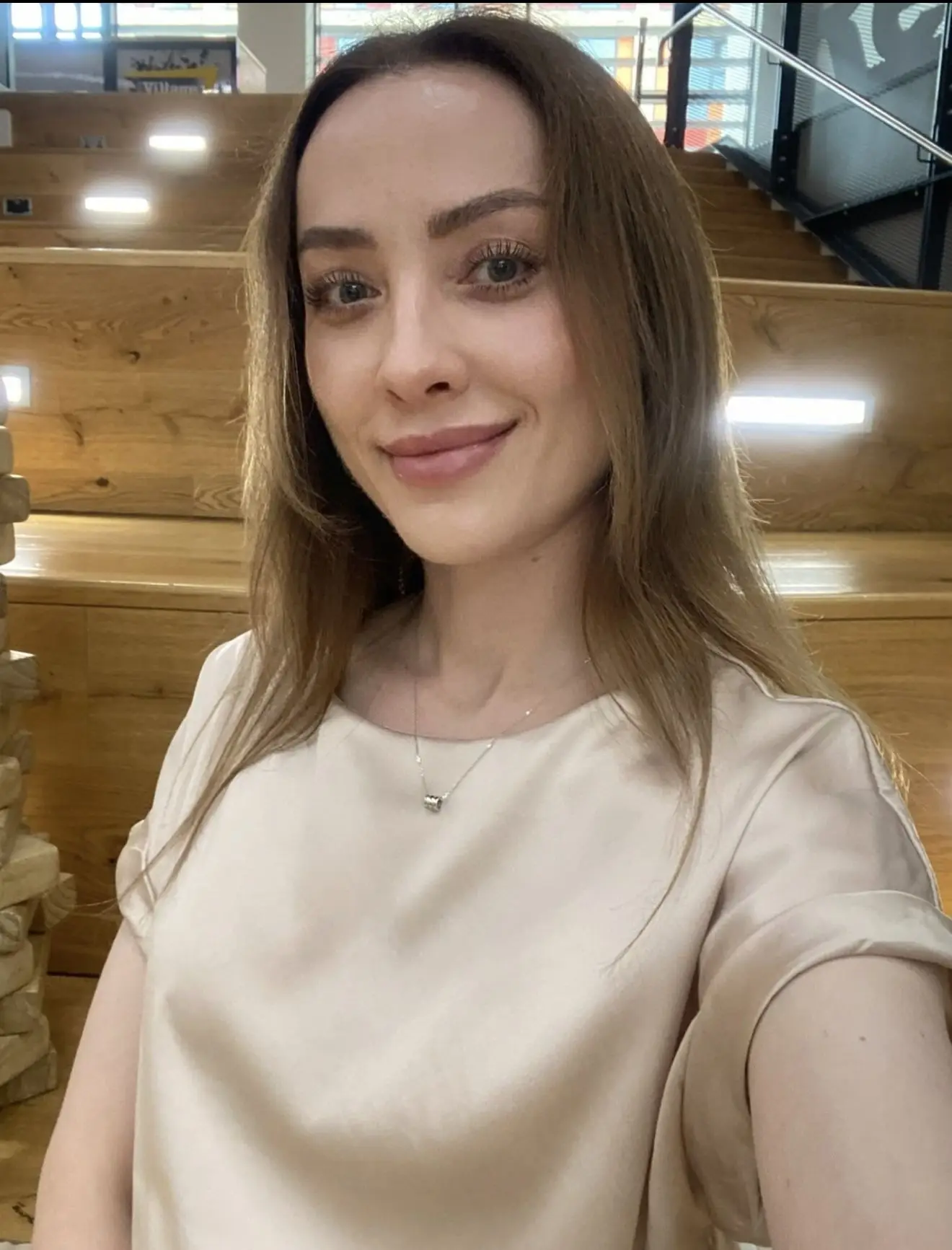 Elena, 41