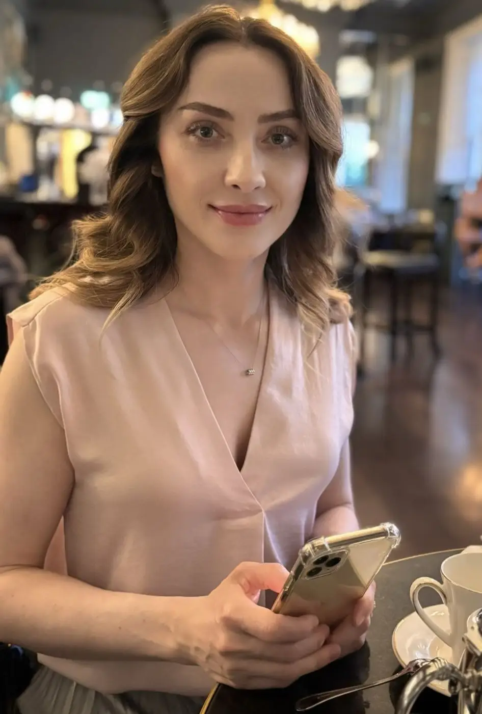 Elena, 41