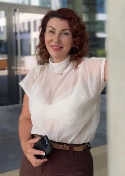 Julia, 54 sie sucht ihn