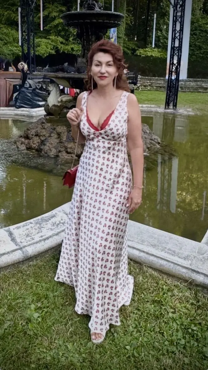 Julia, 54