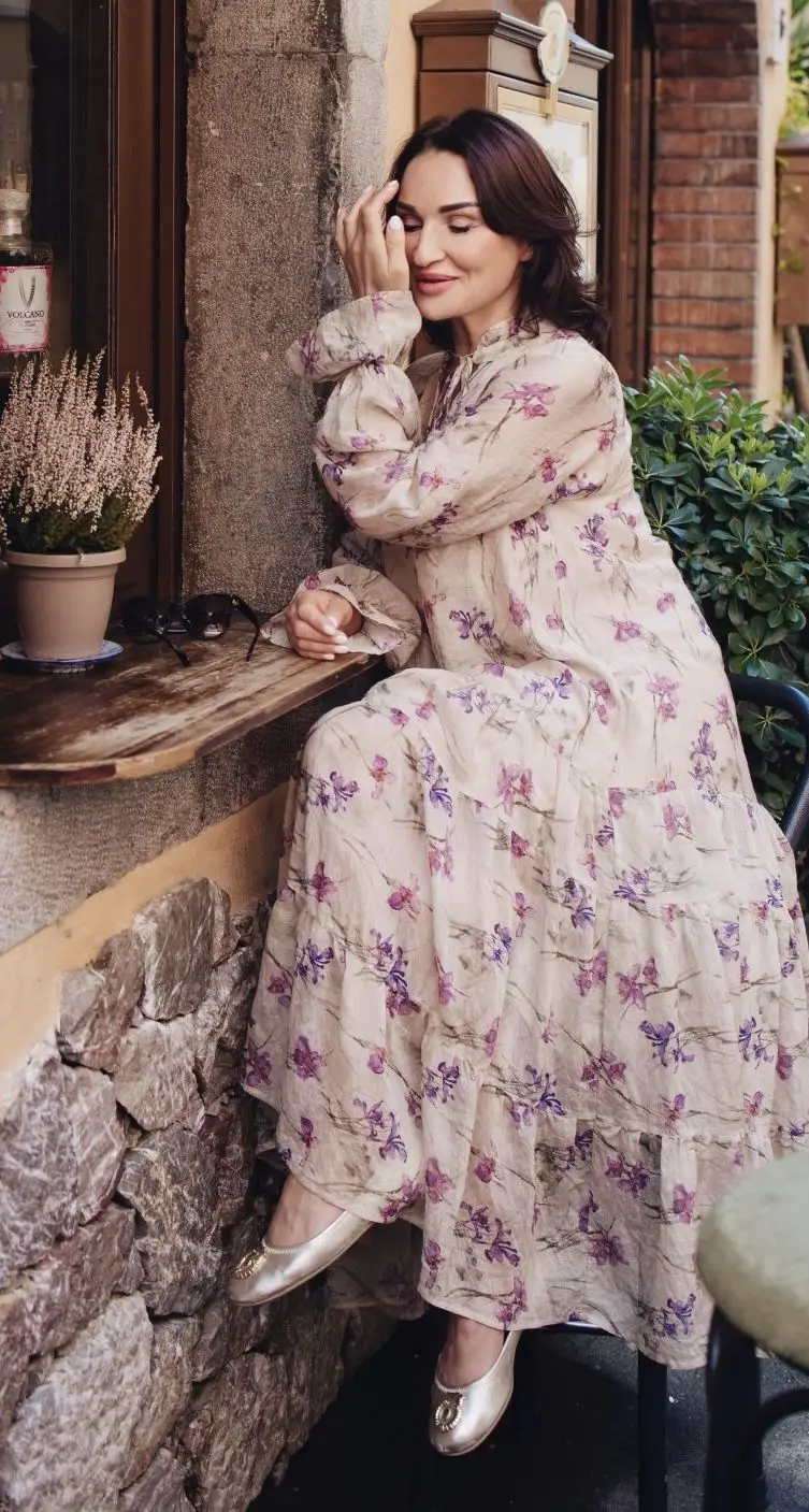 Helen, 48